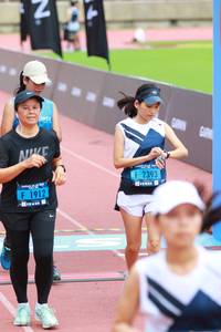 BIB: 2393, 1912, 
                            <button type="button" onclick="openModal(4645953)" class="btn btn-primary btn-sm float-right btn-popup" data-toggle="modal" data-target=".modal-high-quality">
                        <i class="fas fa-shopping-cart"></i> Add to Cart
                    </button>
                                            <button type="button" onclick="isThisMe(4645953, true)" class="btn btn-success btn-sm float-right btn-popup btn-isme hidden" data-toggle="tooltip" data-placement="bottom" title="นี่คือรูปของคุณใช่ไหม คลิกที่นี่เพื่อเอาเข้าอัลบั้ม">
                        <i class="fas fa-plus"></i> Add to album
                    </button>
                    <button type="button" onclick="isThisMe(4645953, false)" class="btn btn-warning btn-sm float-right btn-popup btn-isnotme hidden">
                        <i class="fas fa-ban"></i> Remove from album
                    </button>